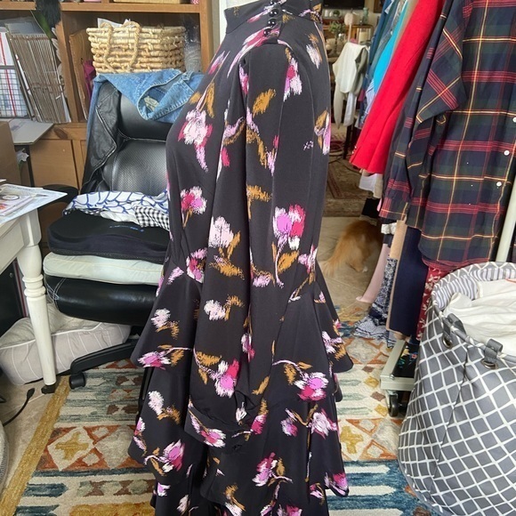 Who What Wear size‎ large black floral layered dress , buttons on neck shoulder - Picture 4 of 12